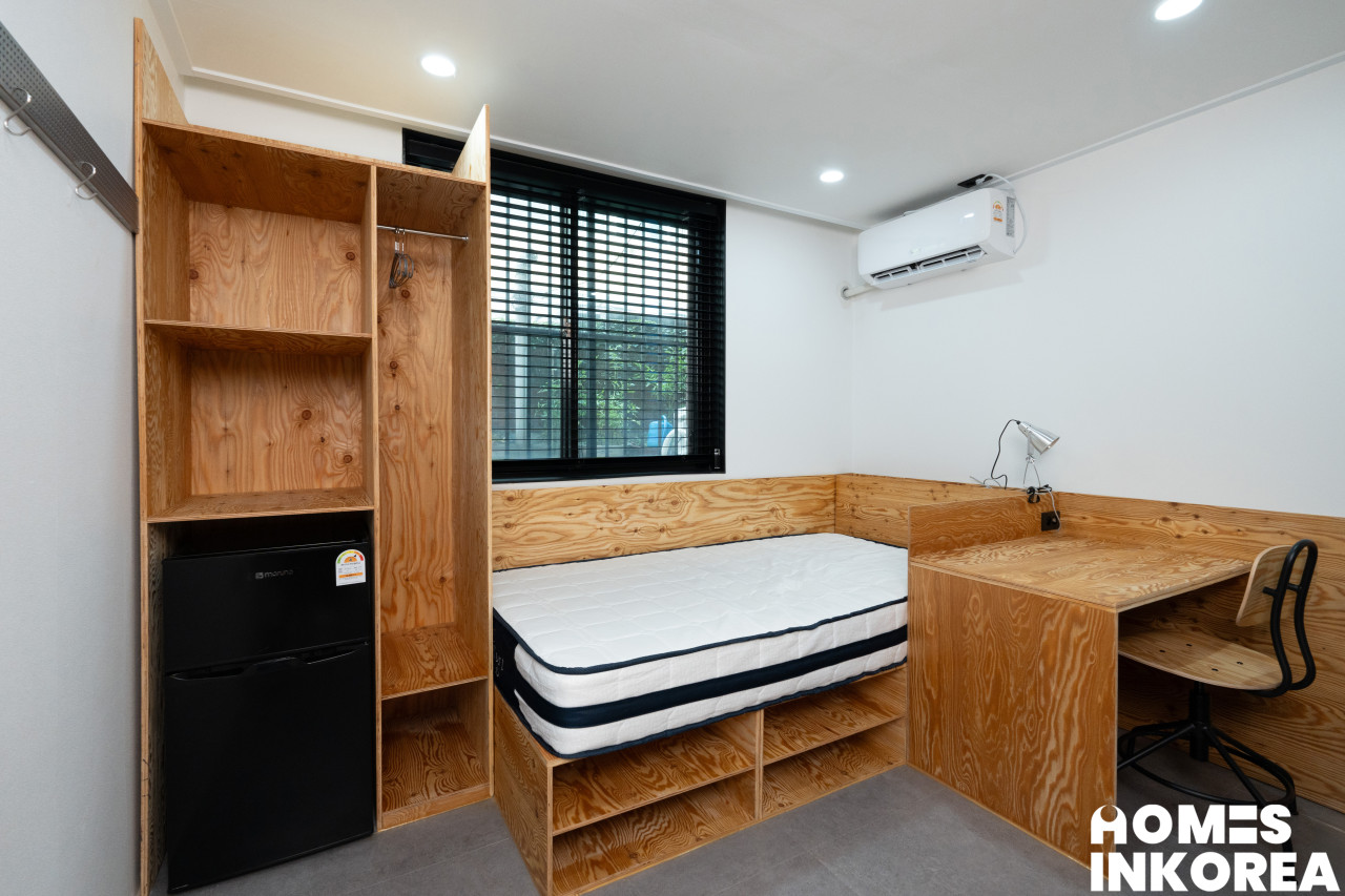 room_05_01 로고.jpg