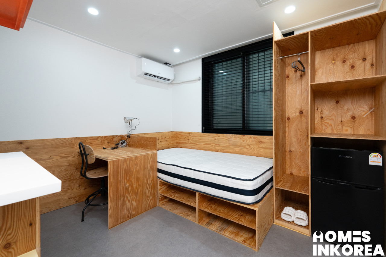 room_07_01 로고.jpg