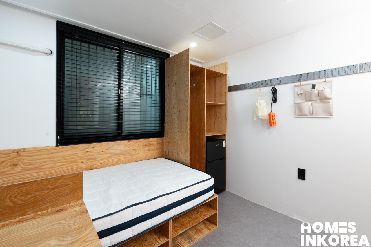 room_07_02 로고.jpg
