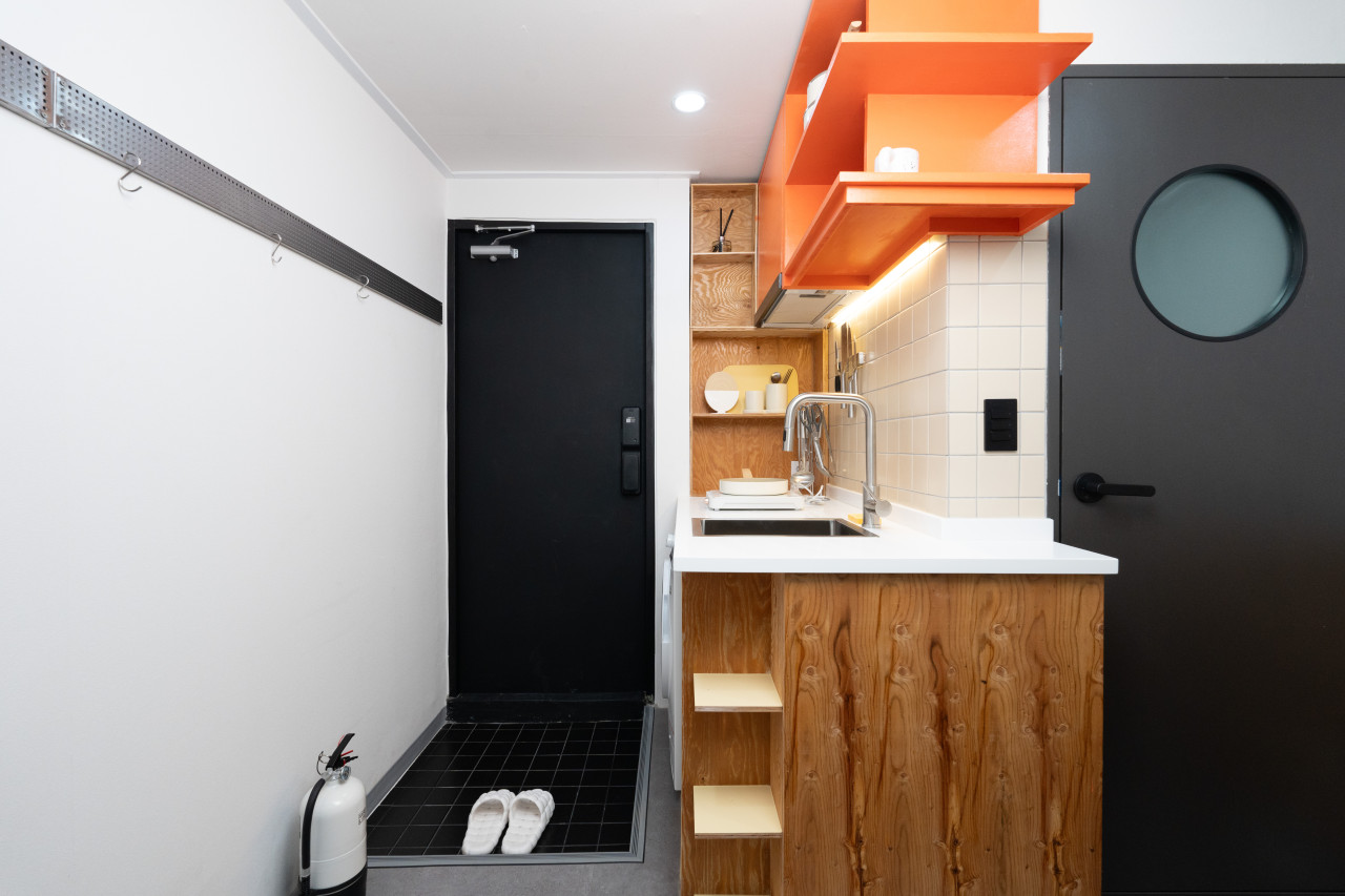 room_06_07.jpg